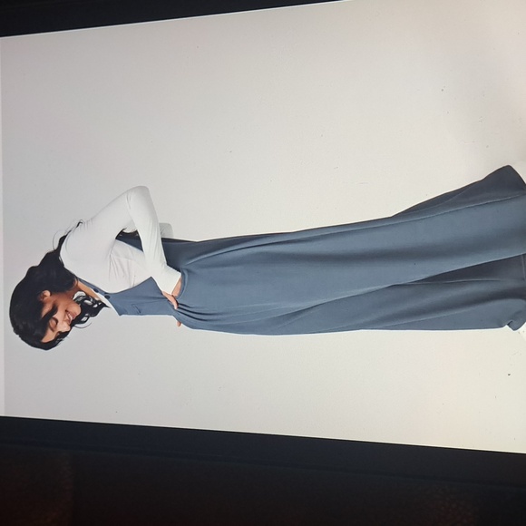 MEDIUM  HALARA CASUAL BIB- OVERALLS - Picture 3 of 8